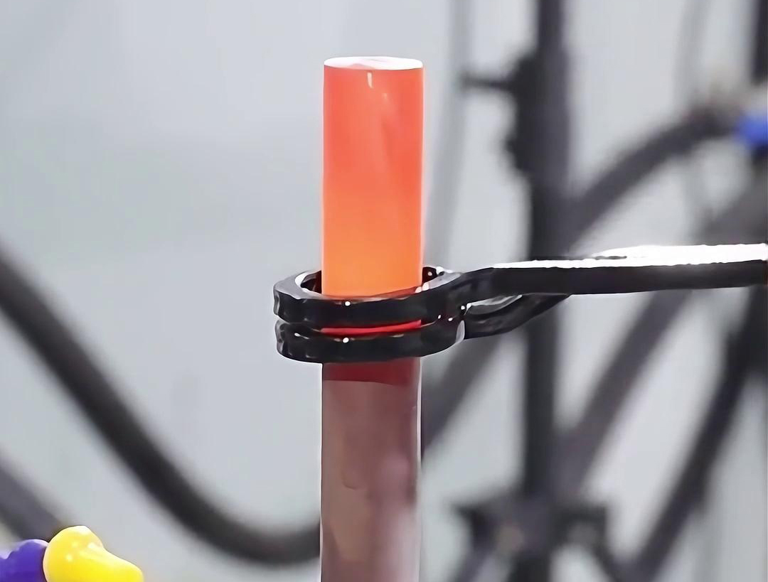 手持式高頻加熱機——便攜高效，量身定制的加熱神器
