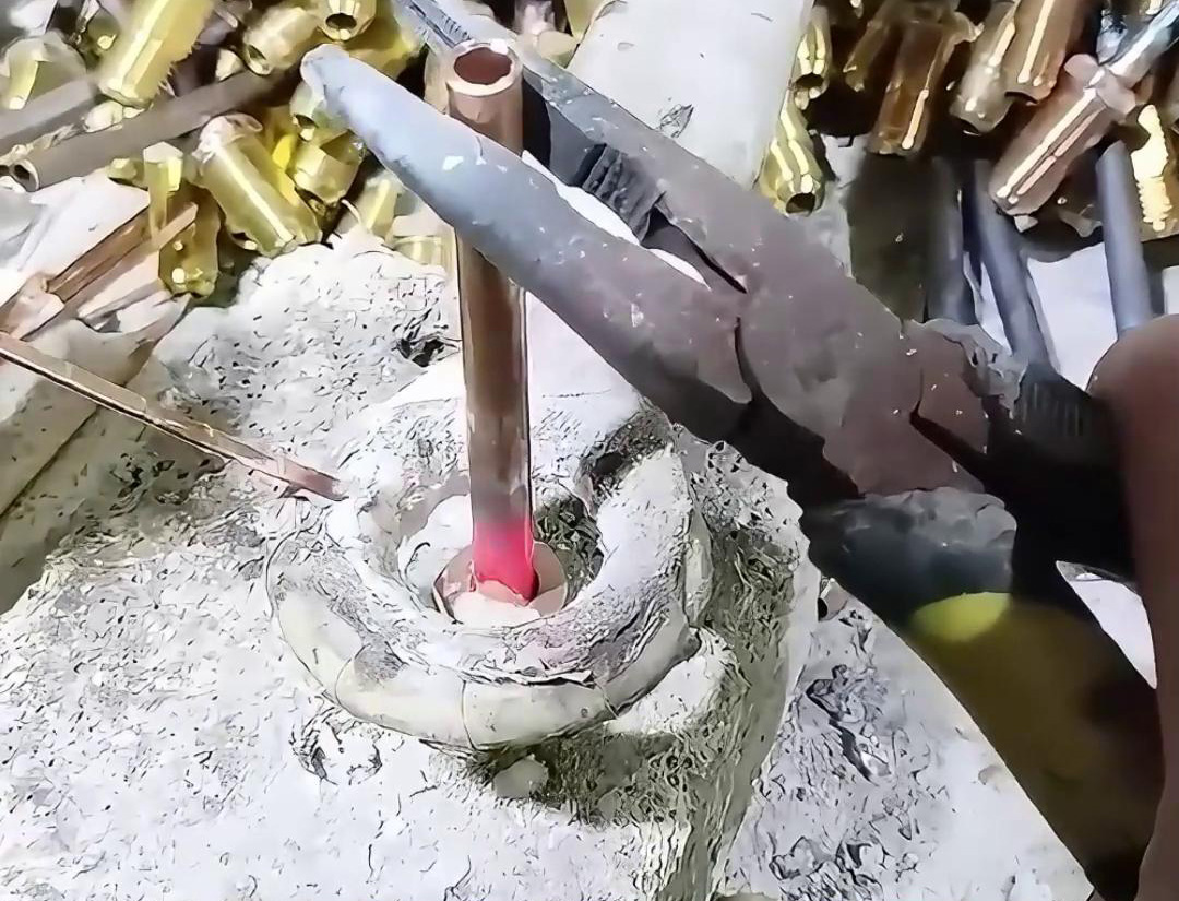 高頻釬焊機(jī)加熱速度快、焊接強(qiáng)度高、密封性好 銅件焊接好幫手