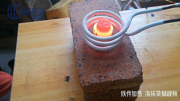 可維護(hù)性好的感應(yīng)加熱電源應(yīng)具有以下特點(diǎn)。