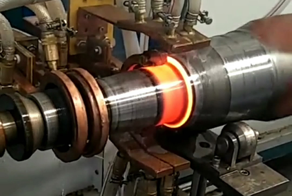 軋鋼中頻加熱爐廣泛應(yīng)用于淬火、機(jī)械設(shè)備熱處理等各行各業(yè)(圖3)